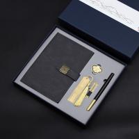 A5搭扣本+书扣+书签+U盘+红木笔